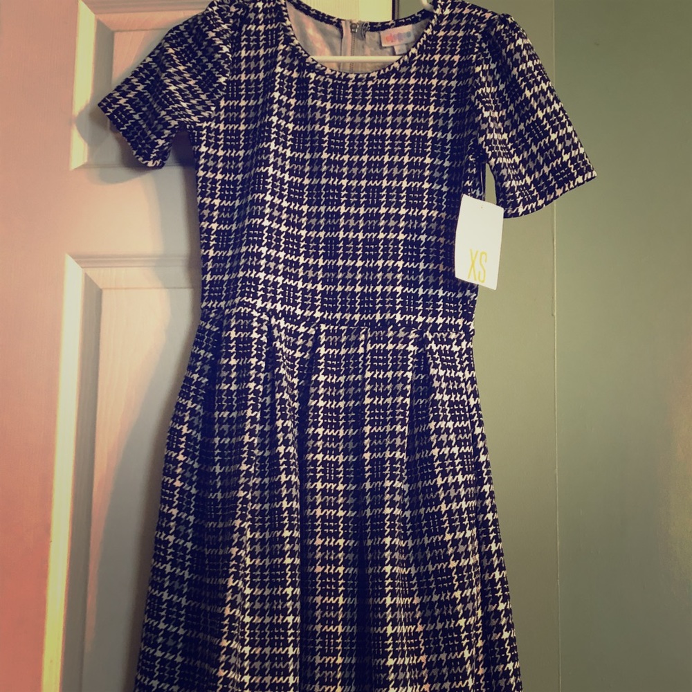Brand new houndstooth xs lularoe Amelia dress